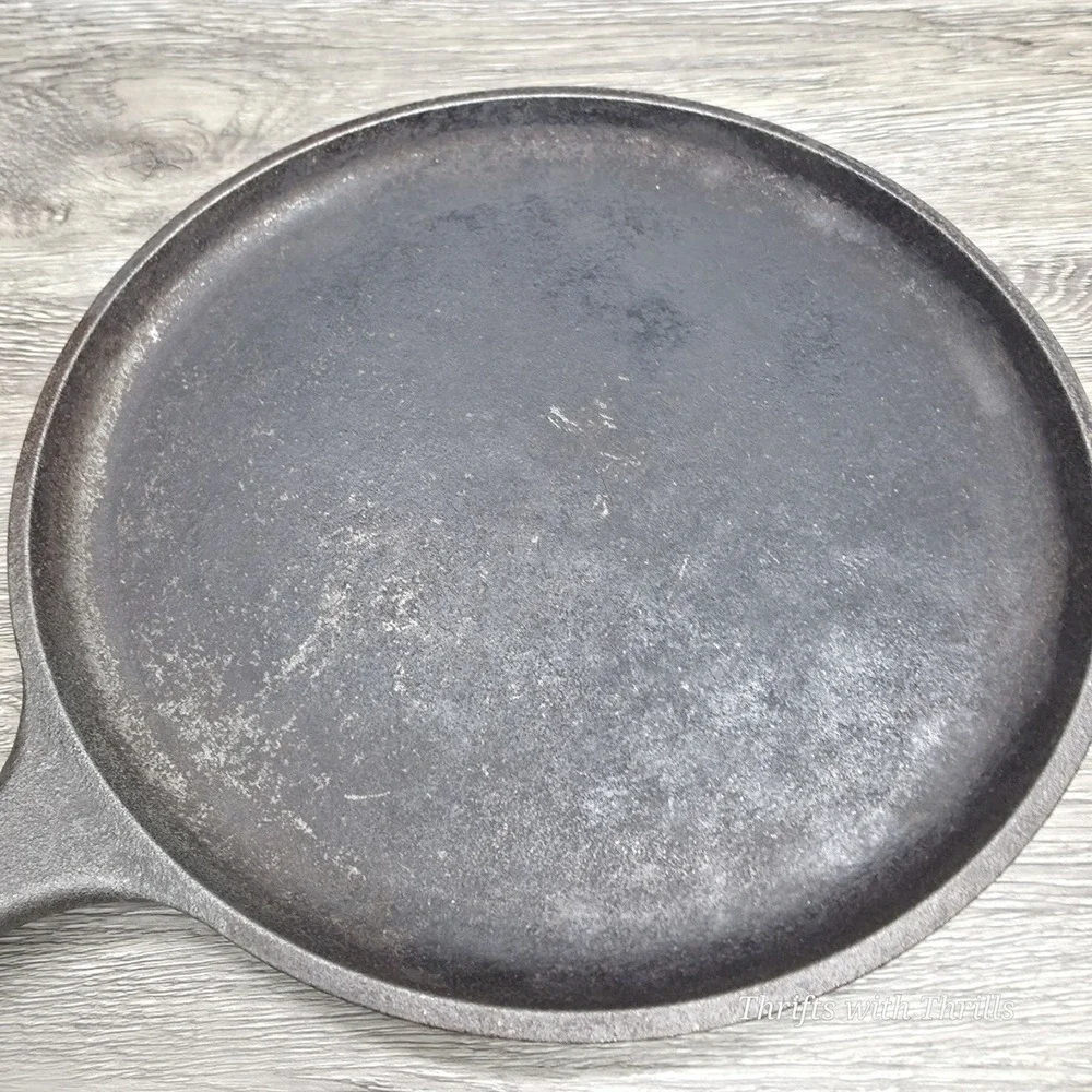 Vintage‎ LODGE Cast Iron Griddle Skillet - 90G 10-1/2
